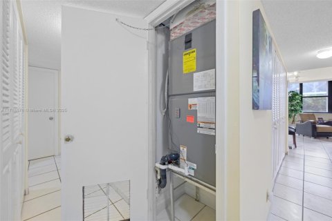 Купить кондоминиум в Авентура, Флорида 3 спальни, 128.21м2, № 2088811 - фото 10