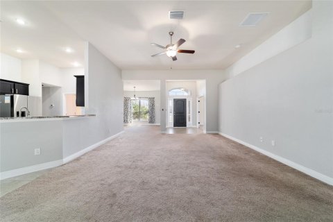 House in Ocala, Florida 4 bedrooms, 216.09 sq.m. № 1603271 - photo 9