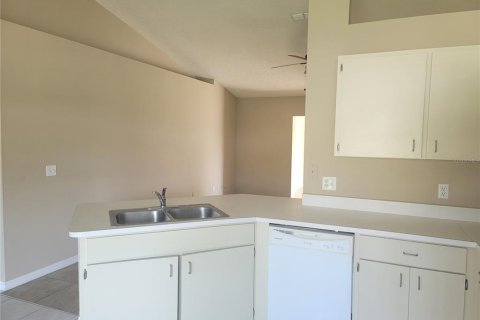 Casa en alquiler en Palm Coast, Florida, 4 dormitorios, 154.59 m2 № 1900900 - foto 6