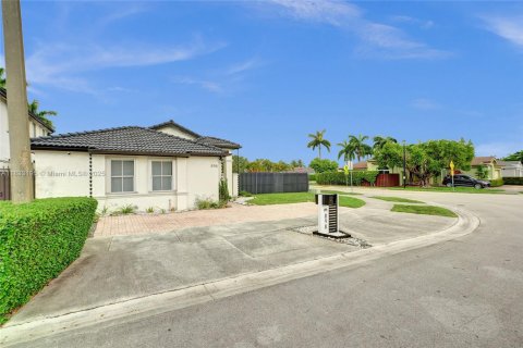 Villa ou maison à vendre à Miami, Floride: 3 chambres, 147.62 m2 № 1814538 - photo 24