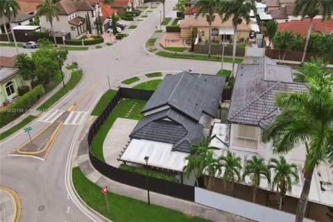 Villa ou maison à vendre à Miami, Floride: 3 chambres, 147.62 m2 № 1814538 - photo 10