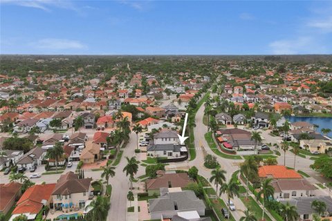 Villa ou maison à vendre à Miami, Floride: 3 chambres, 147.62 m2 № 1814538 - photo 16