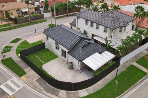 Villa ou maison à vendre à Miami, Floride: 3 chambres, 147.62 m2 № 1814538 - photo 11