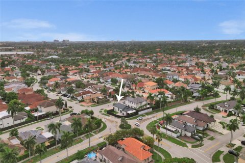 Villa ou maison à vendre à Miami, Floride: 3 chambres, 147.62 m2 № 1814538 - photo 17