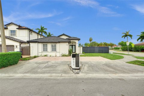 Villa ou maison à vendre à Miami, Floride: 3 chambres, 147.62 m2 № 1814538 - photo 1