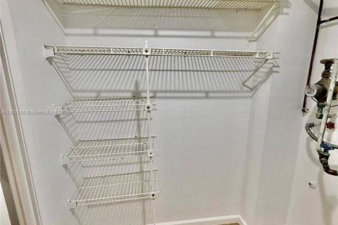 Снять в аренду кондоминиум в Дорал, Флорида 1 спальня, 65.96м2, № 1954206 - фото 6