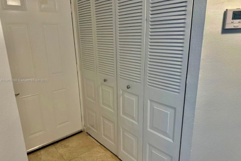 Снять в аренду кондоминиум в Дорал, Флорида 1 спальня, 65.96м2, № 1954206 - фото 5