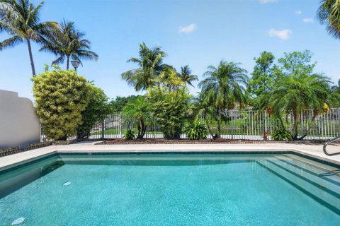 Villa ou maison à vendre à Wellington, Floride: 3 chambres, 185.9 m2 № 2085185 - photo 3