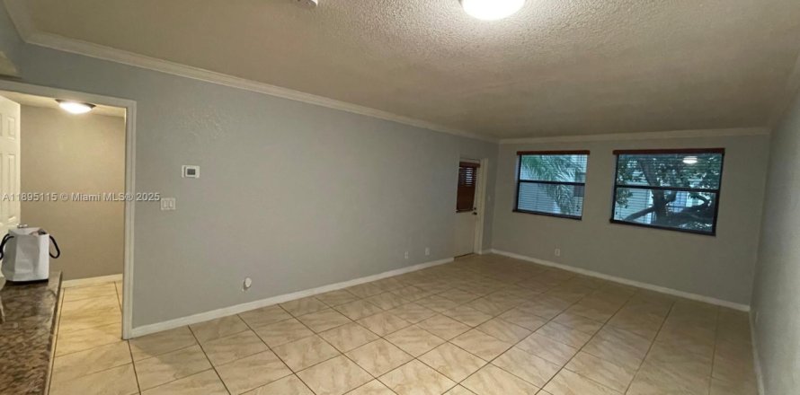 Квартира в Дорал, Флорида 1 спальня, 65.96м2 № 1954668