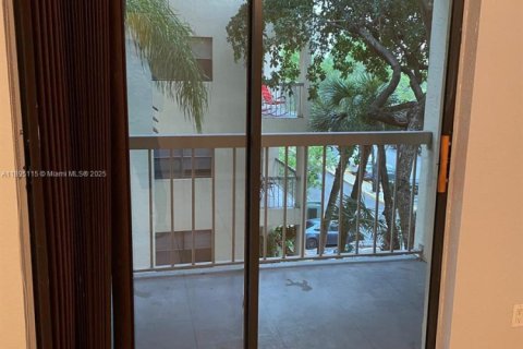 Снять в аренду квартиру в Дорал, Флорида 1 спальня, 65.96м2, № 1954668 - фото 7