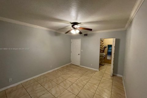Снять в аренду квартиру в Дорал, Флорида 1 спальня, 65.96м2, № 1954668 - фото 6