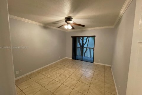 Снять в аренду квартиру в Дорал, Флорида 1 спальня, 65.96м2, № 1954668 - фото 4