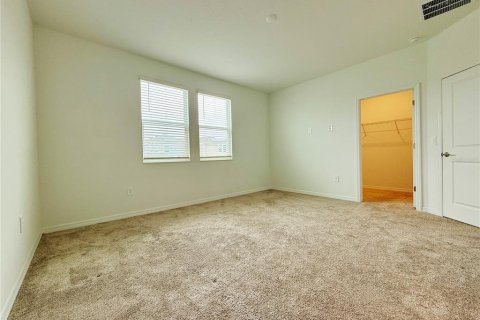 House in Apopka, Florida 4 bedrooms, 188.59 sq.m. № 2267150 - photo 18