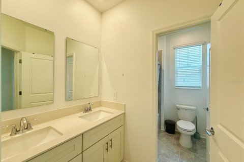 House in Apopka, Florida 4 bedrooms, 188.59 sq.m. № 2267150 - photo 14