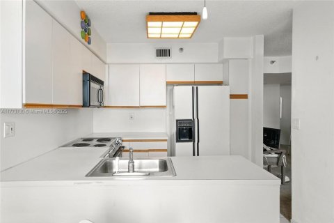 Купить кондоминиум в Авентура, Флорида 1 спальня, 100.61м2, № 2048513 - фото 10