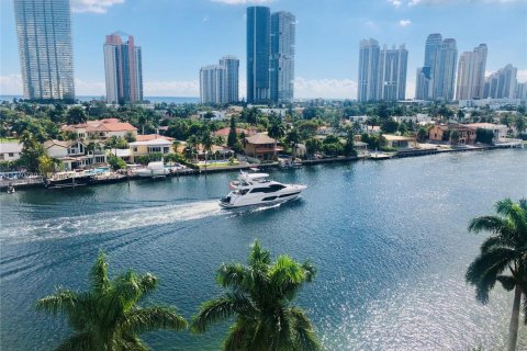 Кондоминиум с 1 спальней в Авентура, Флорида № 2048513