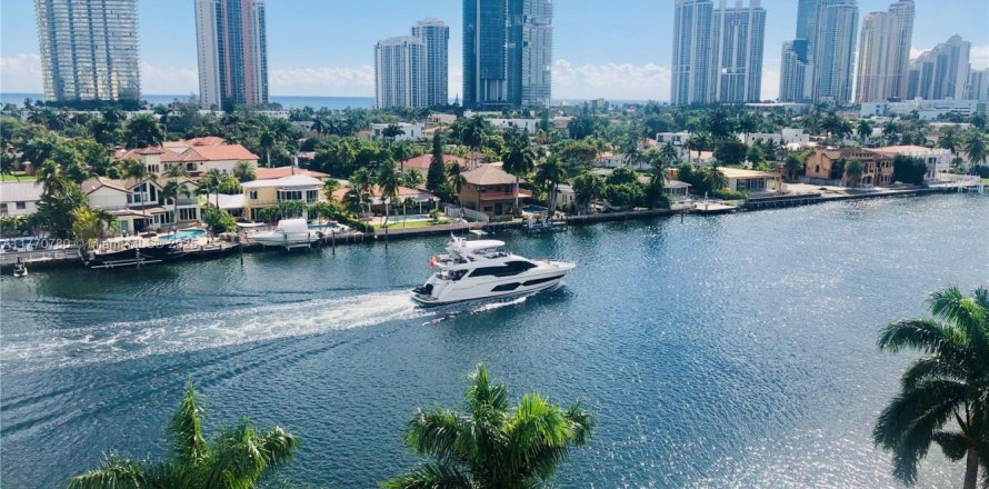 Кондоминиум с 1 спальней в Авентура, Флорида № 2048513