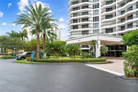 Купить кондоминиум в Авентура, Флорида 1 спальня, 100.61м2, № 2048513 - фото 3