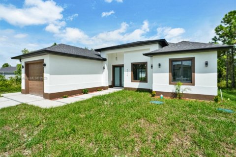 Villa ou maison à vendre à Lehigh Acres, Floride: 3 chambres, 165.64 m2 № 1983193 - photo 3