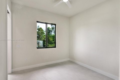 Villa ou maison à vendre à Lehigh Acres, Floride: 3 chambres, 165.64 m2 № 1983193 - photo 17