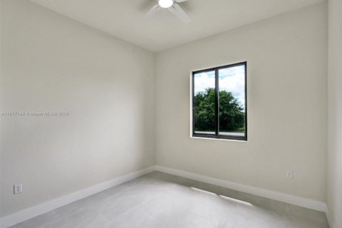 Villa ou maison à vendre à Lehigh Acres, Floride: 3 chambres, 165.64 m2 № 1983193 - photo 15