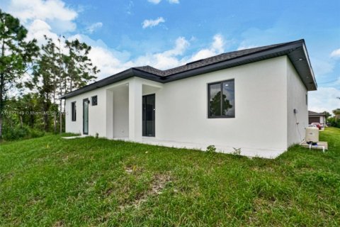 Villa ou maison à vendre à Lehigh Acres, Floride: 3 chambres, 165.64 m2 № 1983193 - photo 27