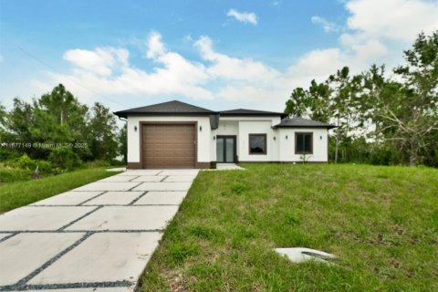 Villa ou maison à vendre à Lehigh Acres, Floride: 3 chambres, 165.64 m2 № 1983193 - photo 4