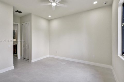 Villa ou maison à vendre à Lehigh Acres, Floride: 3 chambres, 165.64 m2 № 1983193 - photo 20