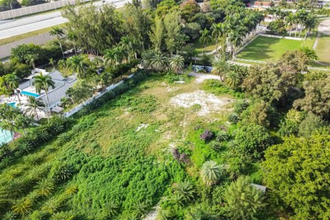 Terreno en venta en Miramar, Florida № 1981863 - foto 1