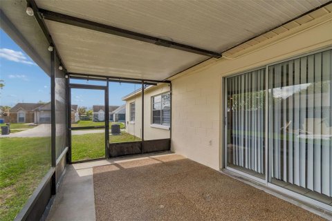 Villa ou maison à vendre à Tampa, Floride: 3 chambres, 115.57 m2 № 2290492 - photo 27
