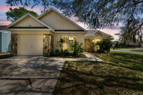 Villa ou maison à Tampa, Floride 3 chambres, 115.57 m2 № 2290492