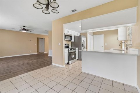 Villa ou maison à vendre à Tampa, Floride: 3 chambres, 115.57 m2 № 2290492 - photo 14