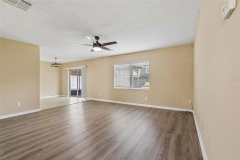 Villa ou maison à vendre à Tampa, Floride: 3 chambres, 115.57 m2 № 2290492 - photo 7