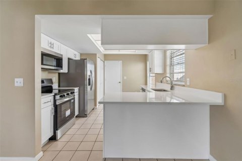 Villa ou maison à vendre à Tampa, Floride: 3 chambres, 115.57 m2 № 2290492 - photo 15