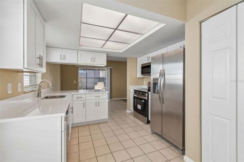 Villa ou maison à vendre à Tampa, Floride: 3 chambres, 115.57 m2 № 2290492 - photo 19