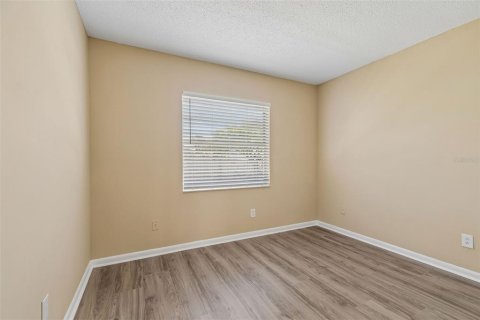 Villa ou maison à vendre à Tampa, Floride: 3 chambres, 115.57 m2 № 2290492 - photo 24