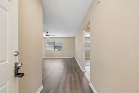 Villa ou maison à vendre à Tampa, Floride: 3 chambres, 115.57 m2 № 2290492 - photo 5