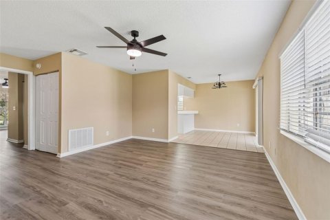 Villa ou maison à vendre à Tampa, Floride: 3 chambres, 115.57 m2 № 2290492 - photo 9
