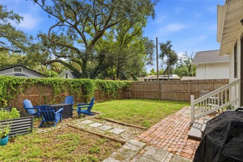 House in Tampa, Florida 2 bedrooms, 132.01 sq.m. № 2275772 - photo 25
