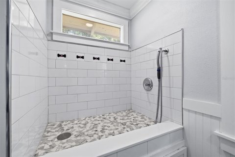 House in Tampa, Florida 2 bedrooms, 132.01 sq.m. № 2275772 - photo 24