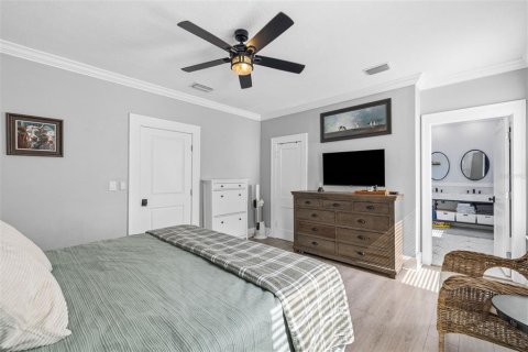 House in Tampa, Florida 2 bedrooms, 132.01 sq.m. № 2275772 - photo 16