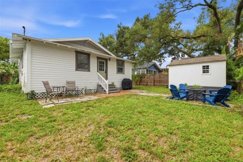 House in Tampa, Florida 2 bedrooms, 132.01 sq.m. № 2275772 - photo 27