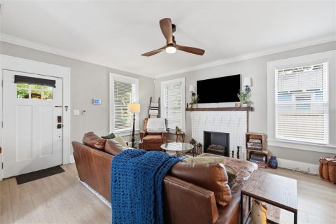 House in Tampa, Florida 2 bedrooms, 132.01 sq.m. № 2275772 - photo 7