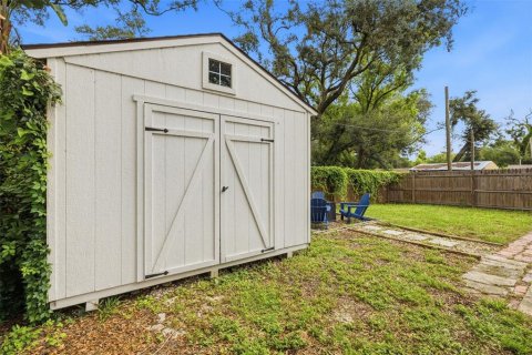 House in Tampa, Florida 2 bedrooms, 132.01 sq.m. № 2275772 - photo 29