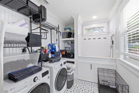 House in Tampa, Florida 2 bedrooms, 132.01 sq.m. № 2275772 - photo 23