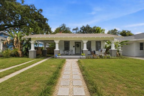 House in Tampa, Florida 2 bedrooms, 132.01 sq.m. № 2275772