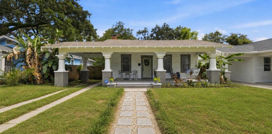 House in Tampa, Florida 2 bedrooms, 132.01 sq.m. № 2275772