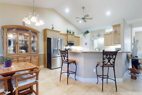 House in New Smyrna Beach, Florida 4 bedrooms, 215.72 sq.m. № 1613126 - photo 14