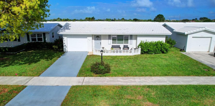 House in Boynton Beach, Florida 2 bedrooms, 122.82 sq.m. № 2173822