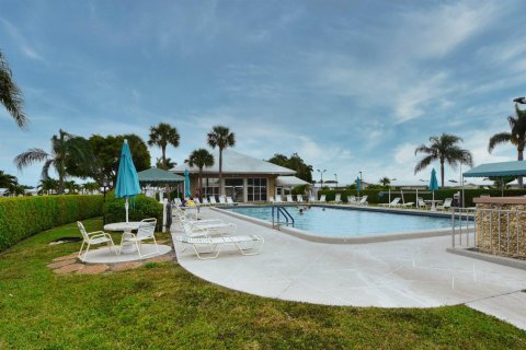 House in Boynton Beach, Florida 2 bedrooms, 122.82 sq.m. № 2173822 - photo 26
